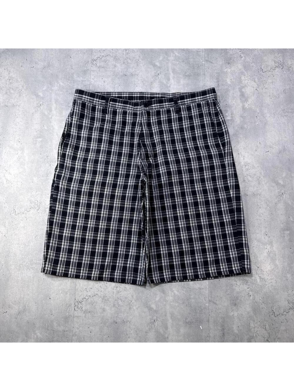 Y2K Vans 00s black & white plaid shorts